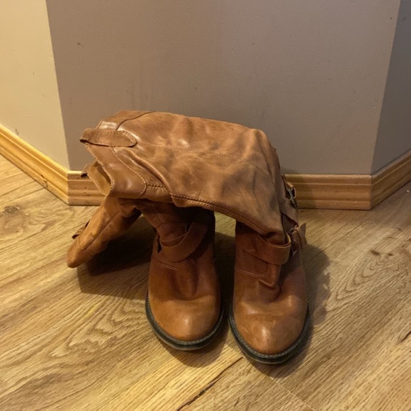 Steve Madden soft leather boots. - Picture 5 of 10